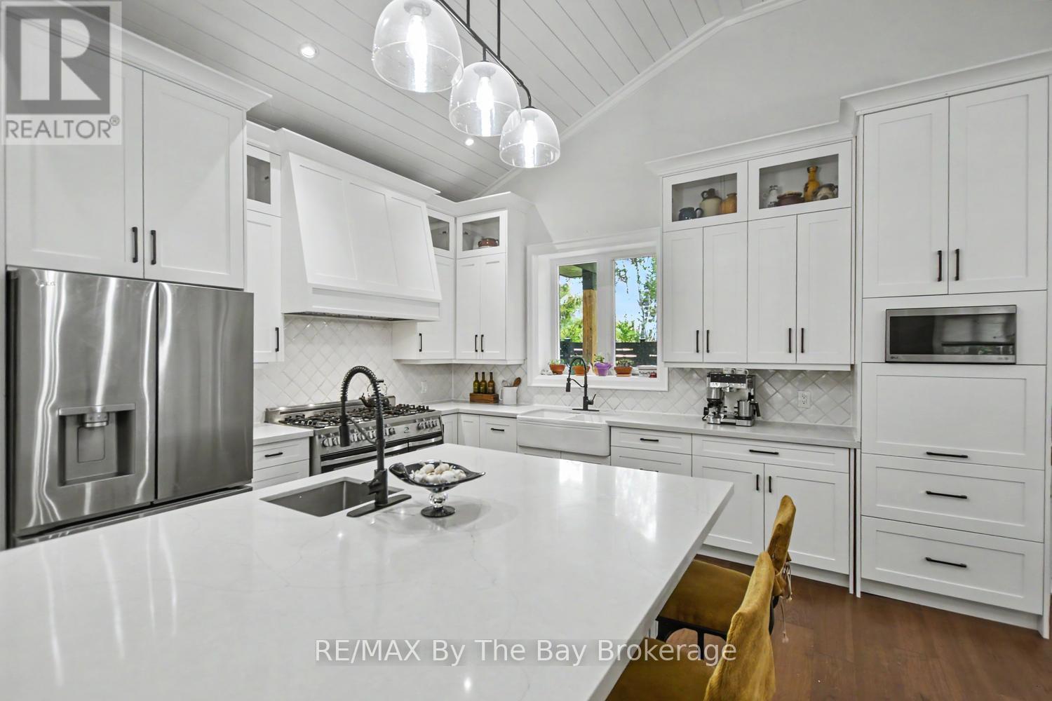 208 Thomas Street, Clearview, Ontario  L0M 1S0 - Photo 2 - S13583942