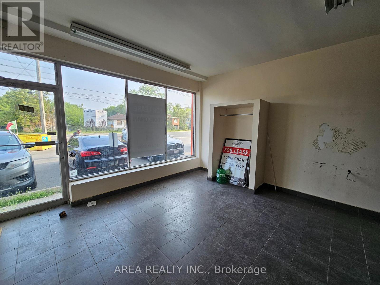 672 Sheppard Avenue W, Toronto, Ontario  M3H 2S5 - Photo 4 - C13583924