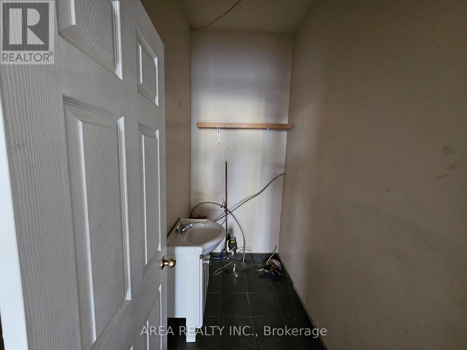 672 Sheppard Avenue W, Toronto, Ontario  M3H 2S5 - Photo 9 - C13583924