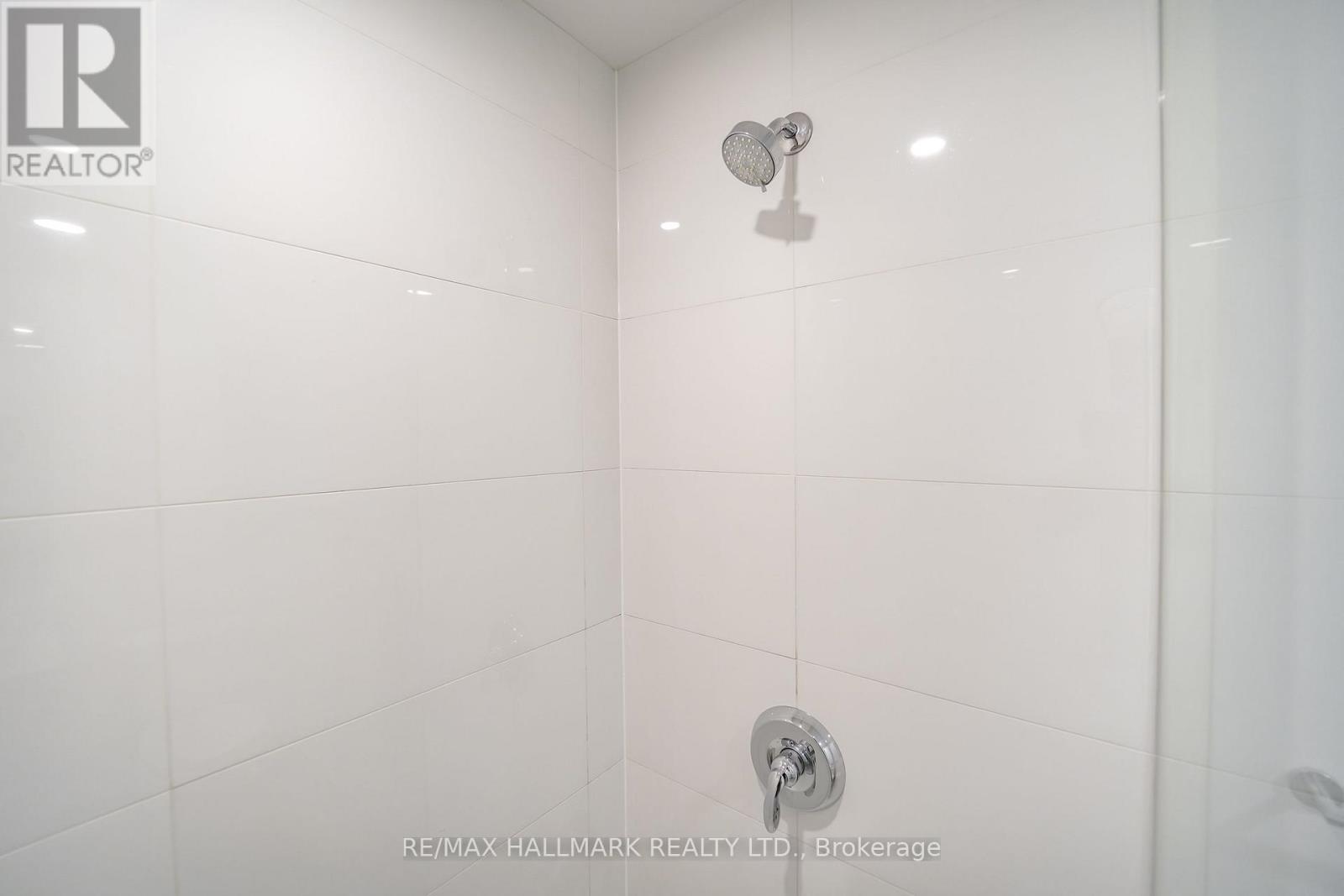 521 - 50 O'neill Road, Toronto, Ontario  M3C 0R1 - Photo 2 - C13583966