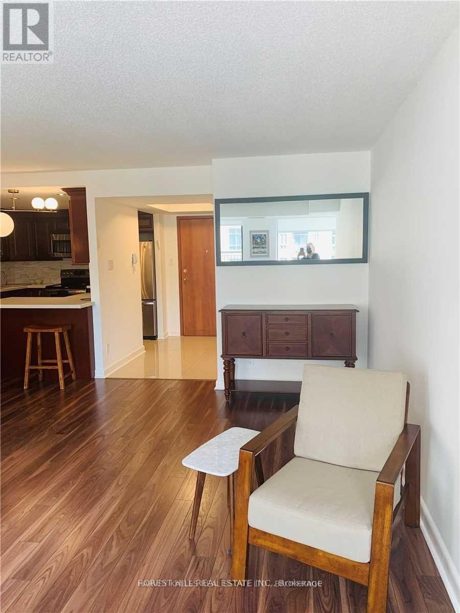 303 - 500 Glencairn Avenue, Toronto, Ontario  M6B 1Z1 - Photo 4 - C13583994