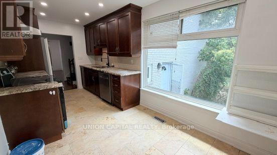 465 Hounslow Avenue, Toronto, Ontario  M2R 1H8 - Photo 12 - C13584078