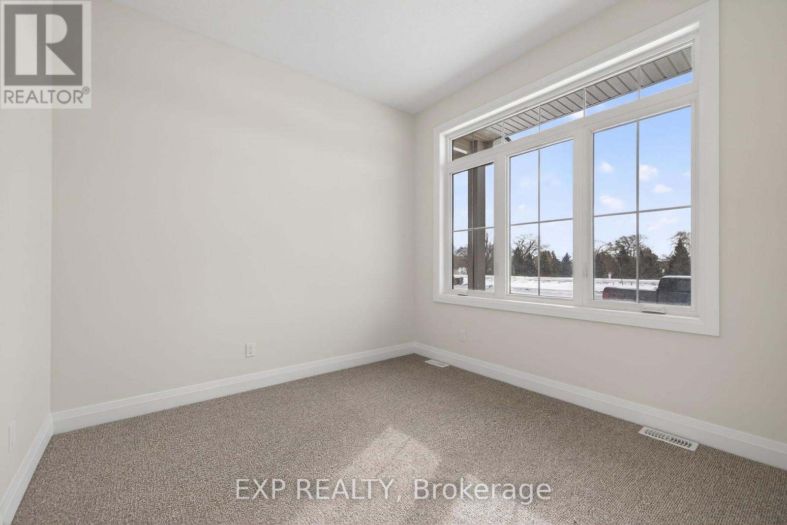 24 Dearing Drive, South Huron, Ontario  N0M 1T0 - Photo 4 - X13583996