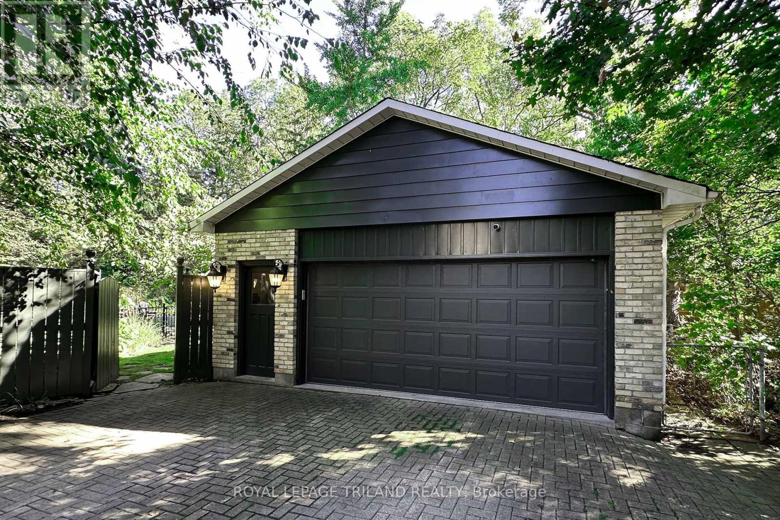 12 Victoria Street, Middlesex Centre, Ontario  N0L 1E0 - Photo 26 - X13584126