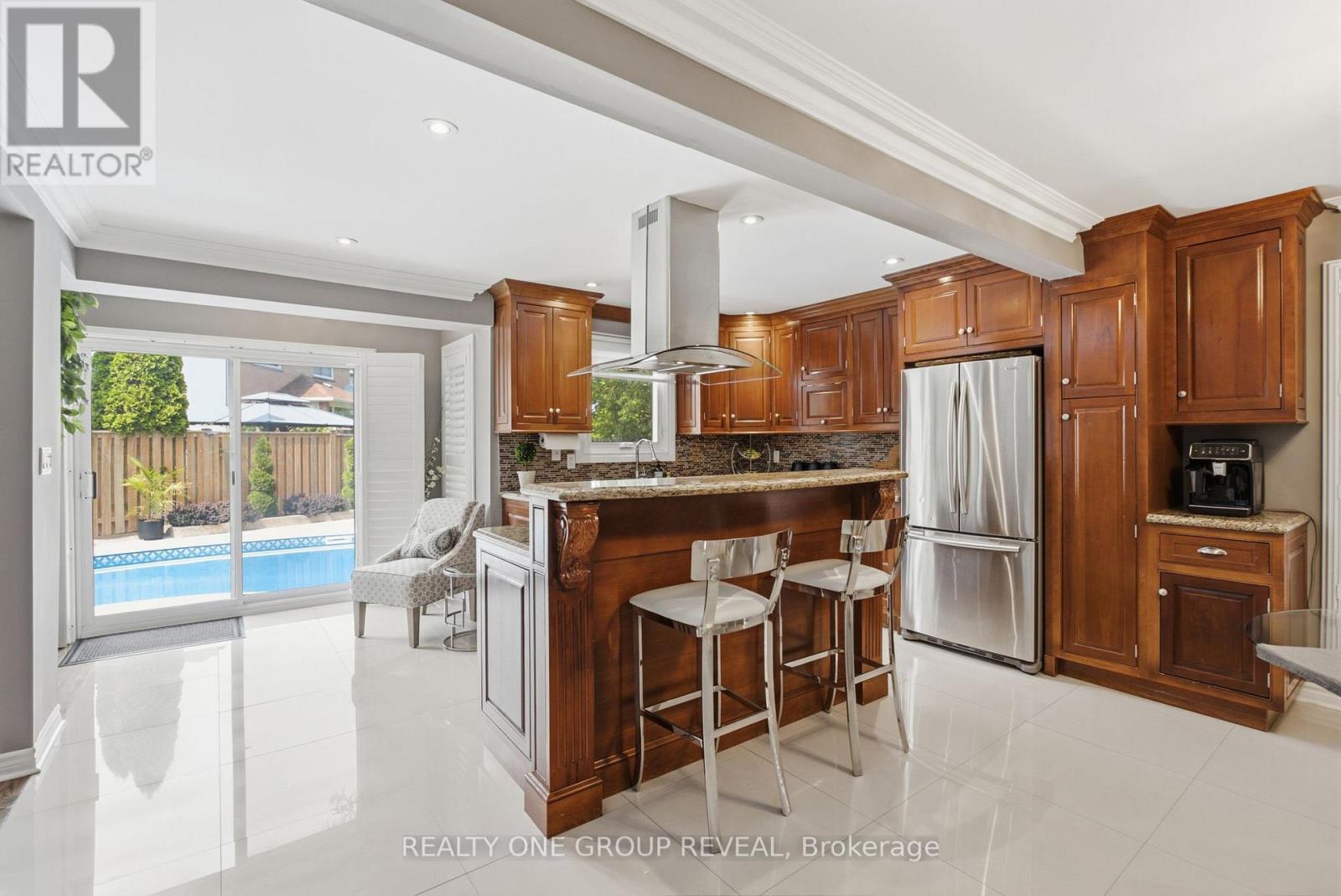 568 Rainy Day Drive, Pickering, Ontario  L1V 5Z2 - Photo 11 - E13584128