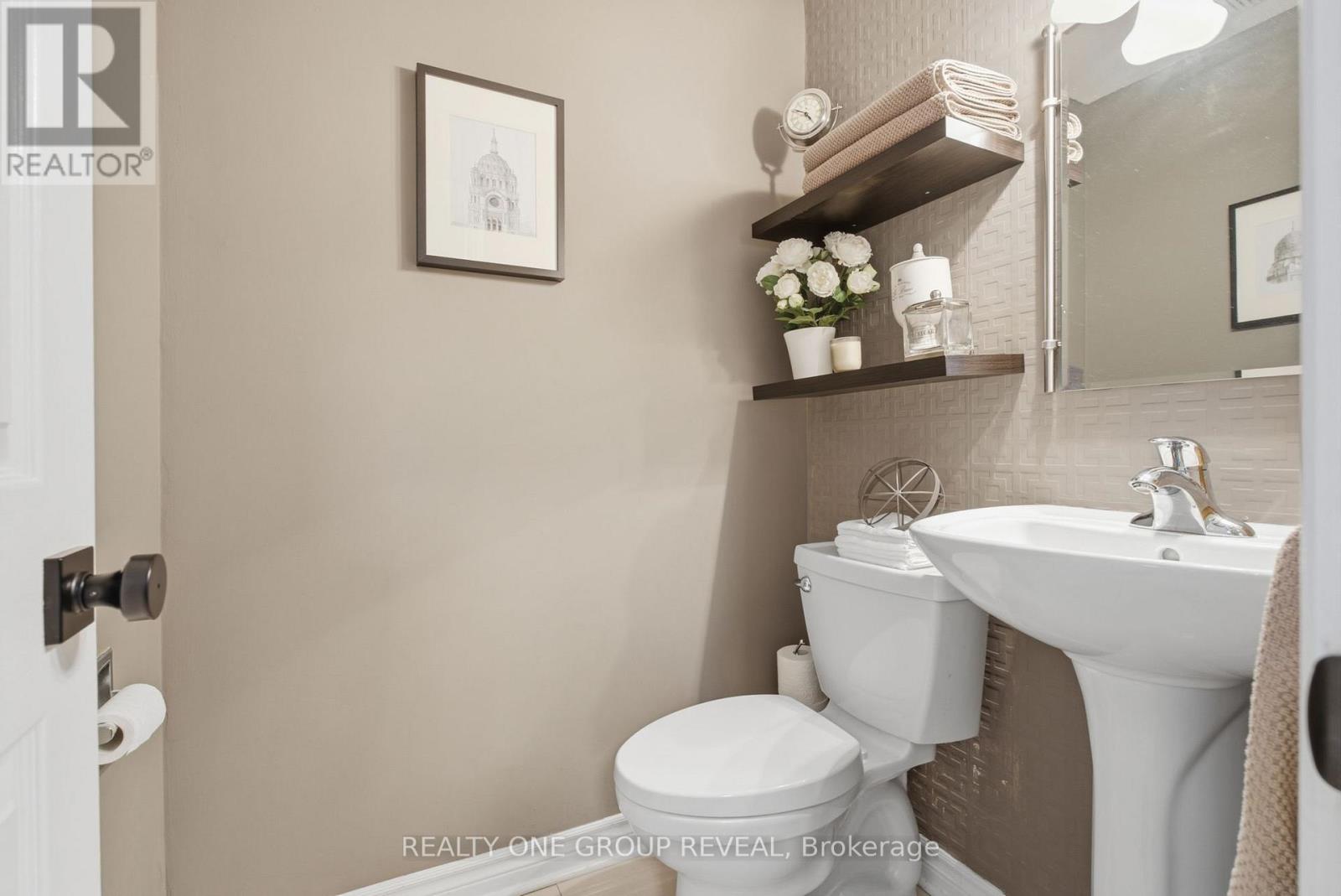 568 Rainy Day Drive, Pickering, Ontario  L1V 5Z2 - Photo 17 - E13584128