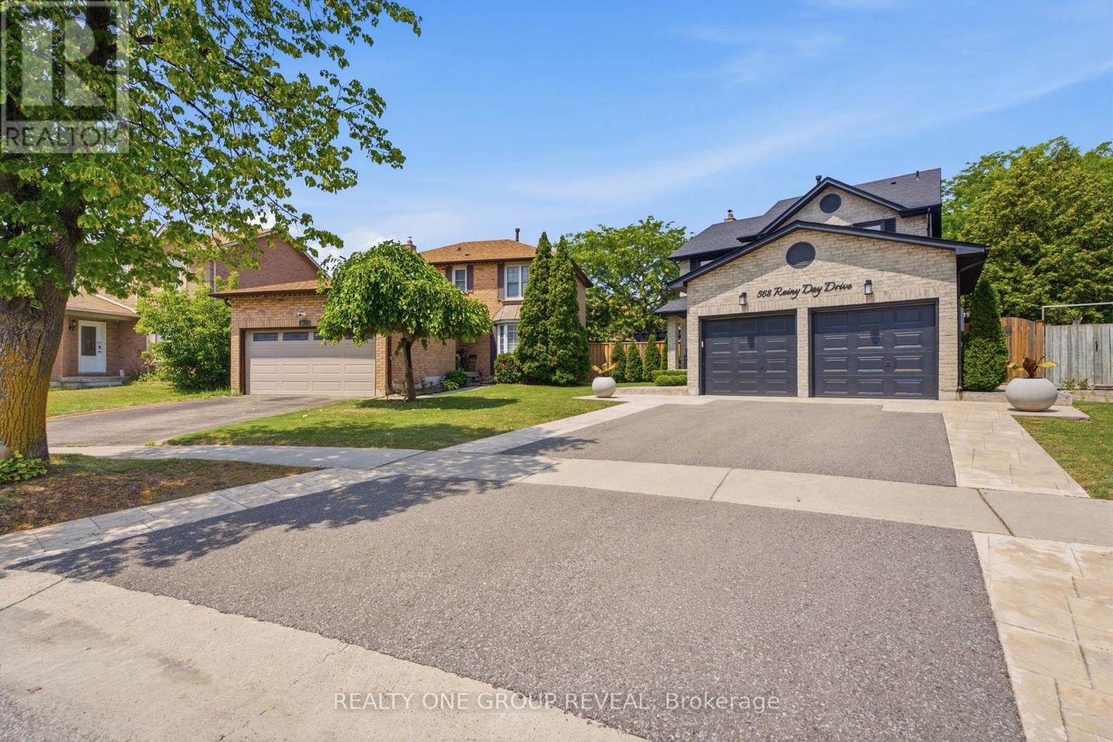 568 Rainy Day Drive, Pickering, Ontario  L1V 5Z2 - Photo 2 - E13584128