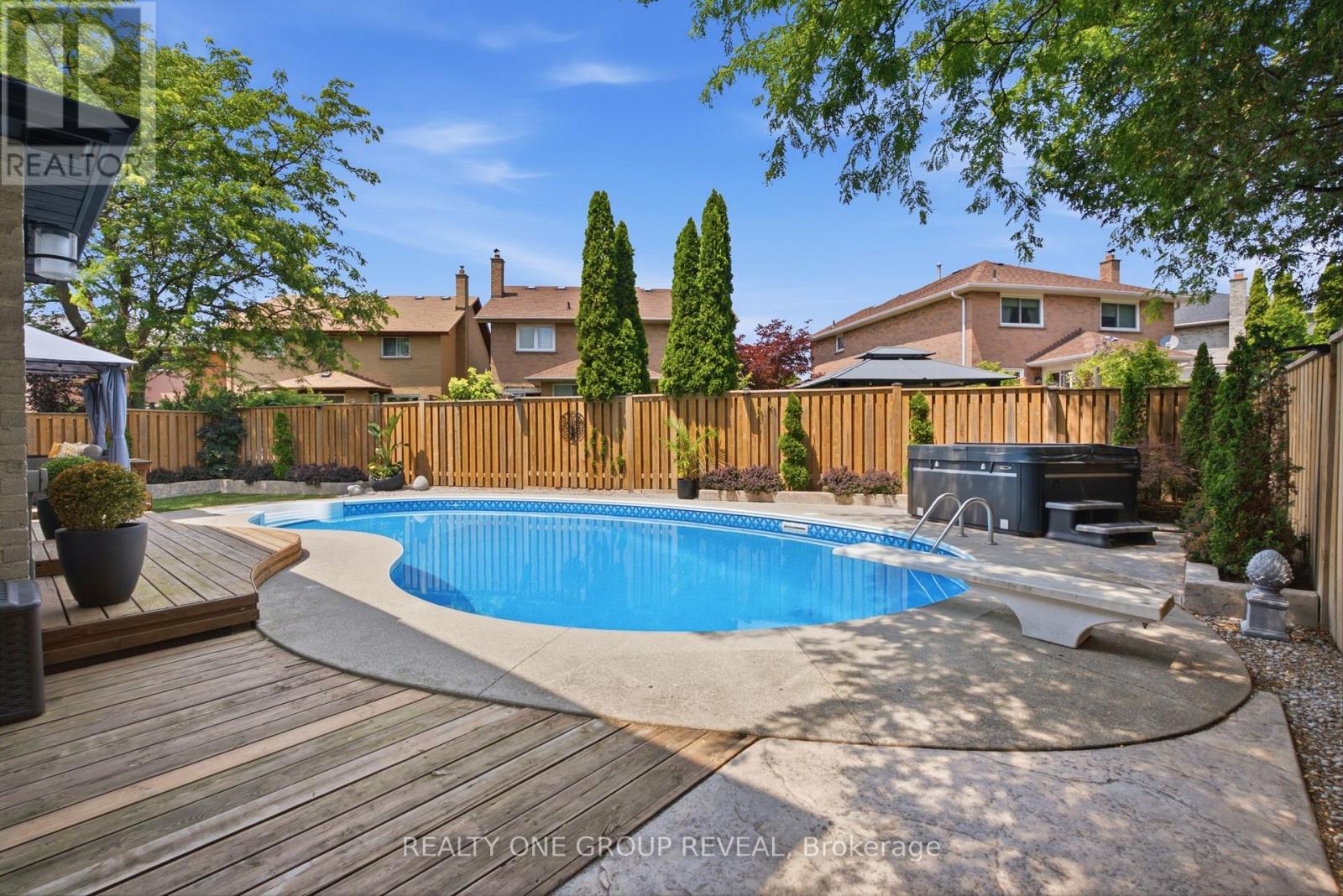 568 Rainy Day Drive, Pickering, Ontario  L1V 5Z2 - Photo 38 - E13584128
