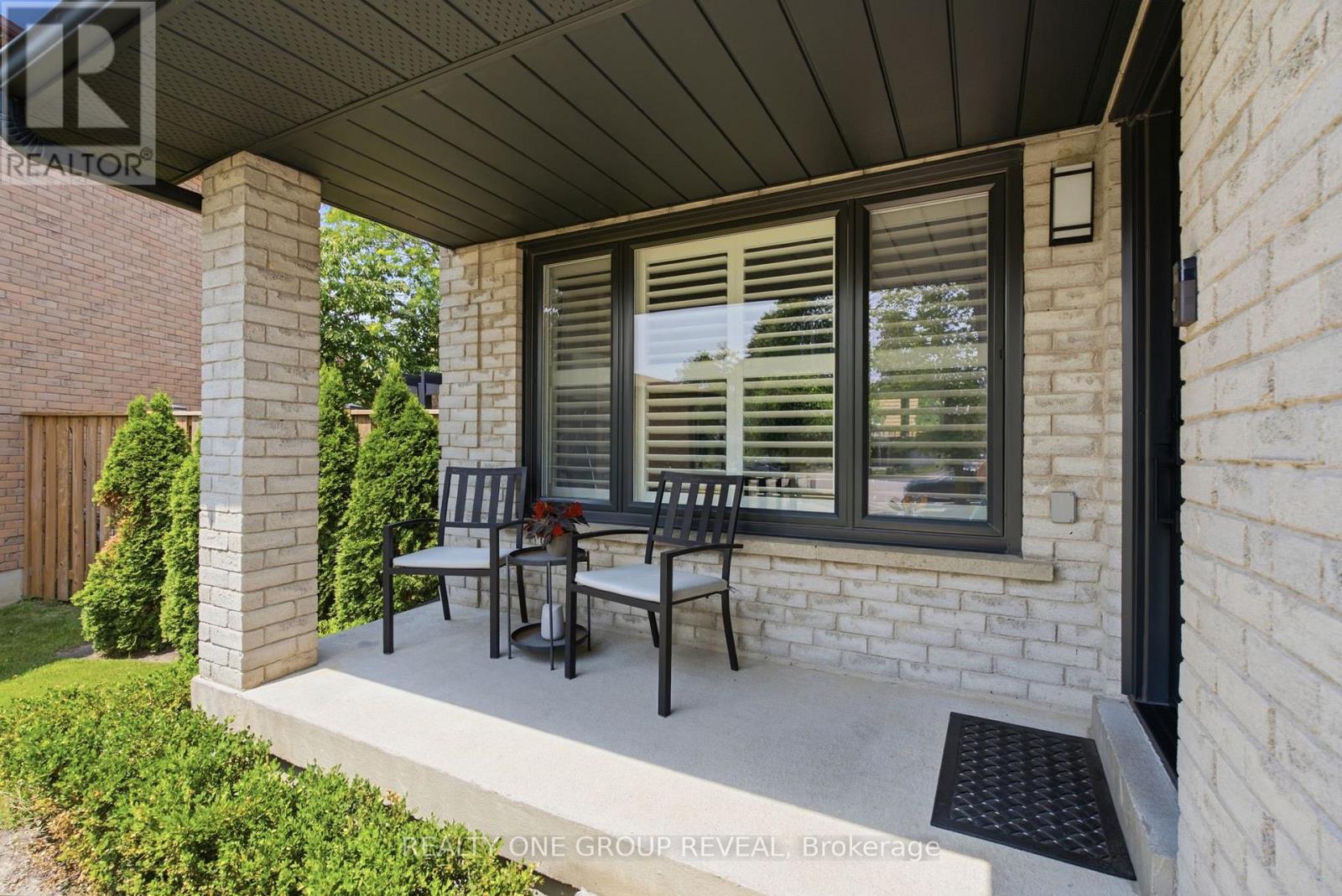 568 Rainy Day Drive, Pickering, Ontario  L1V 5Z2 - Photo 4 - E13584128