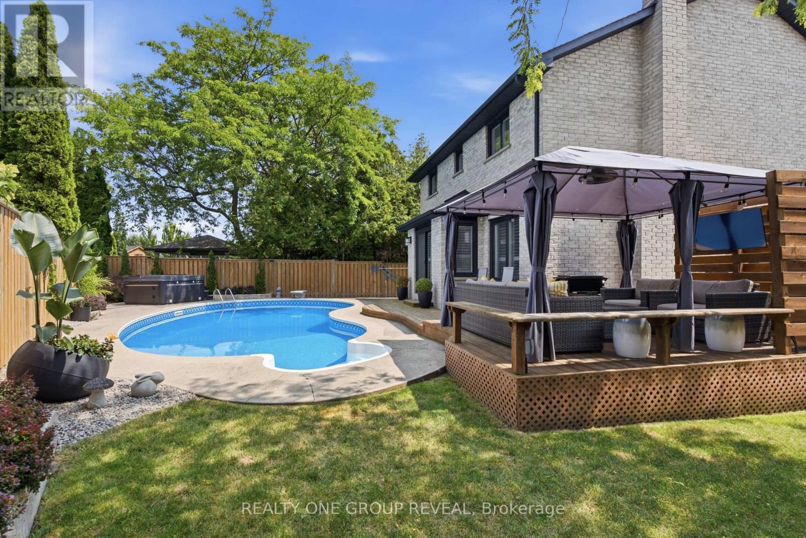 568 Rainy Day Drive, Pickering, Ontario  L1V 5Z2 - Photo 40 - E13584128
