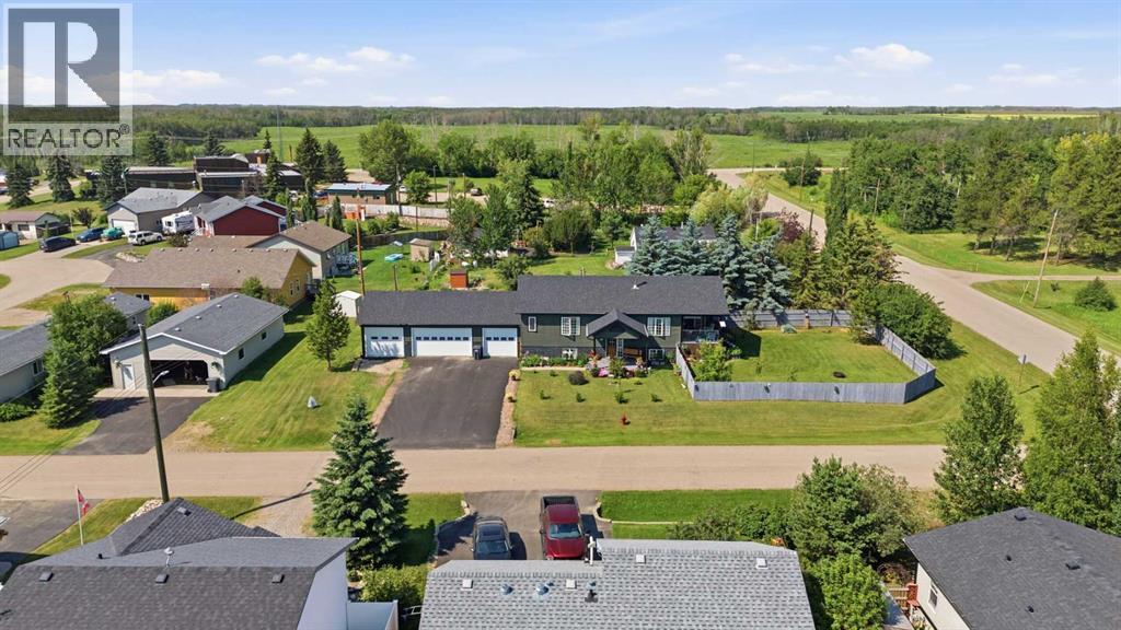 428 6 Avenue, Elnora, Alberta T0M 0Y0 - Photo 3 - A2330295