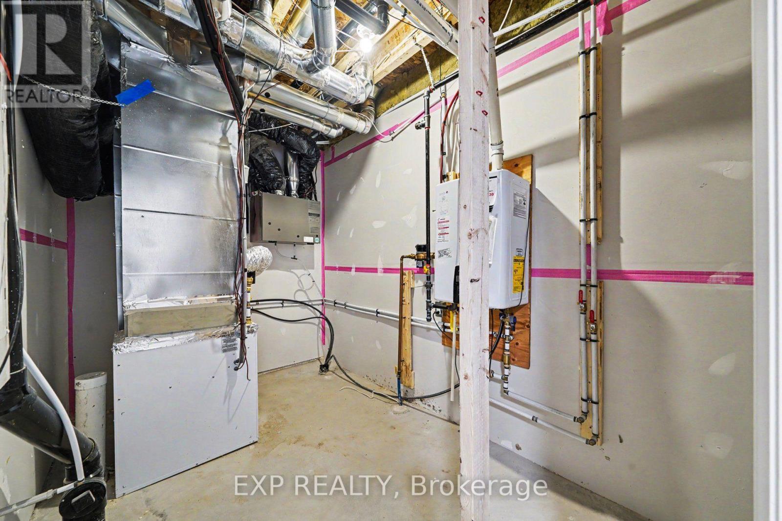 756 TADPOLE CRESCENT - Photo 21