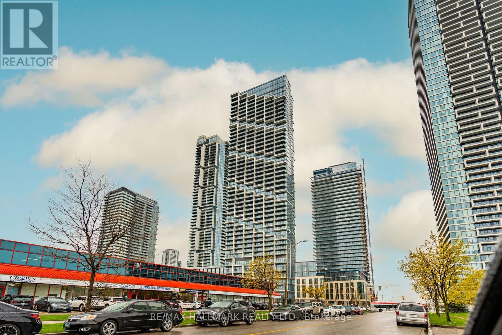 311 - 1000 Portage Parkway E, Vaughan, Ontario L4K 0L1 - Photo 2 - N13584028