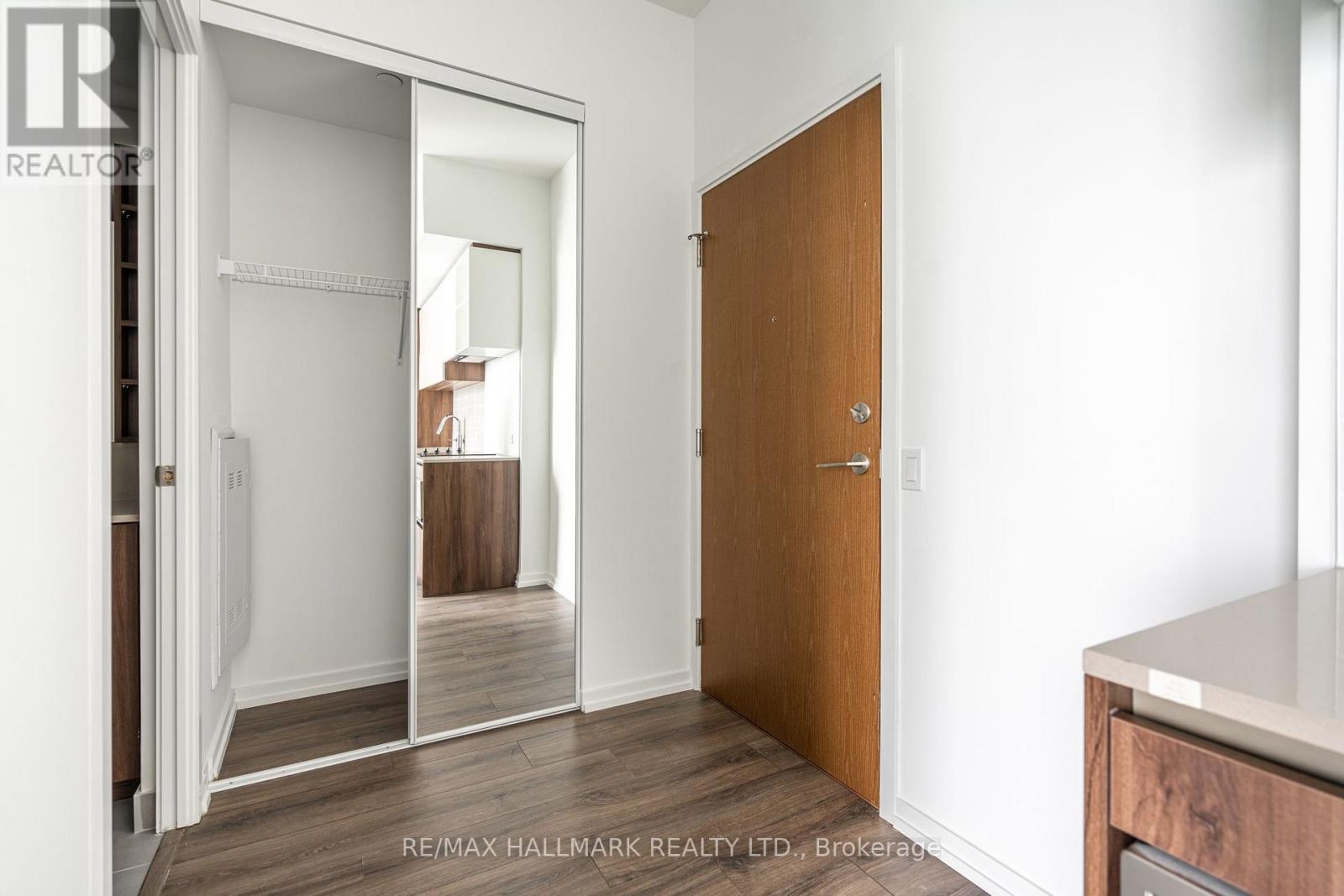 311 - 1000 Portage Parkway E, Vaughan, Ontario L4K 0L1 - Photo 3 - N13584028