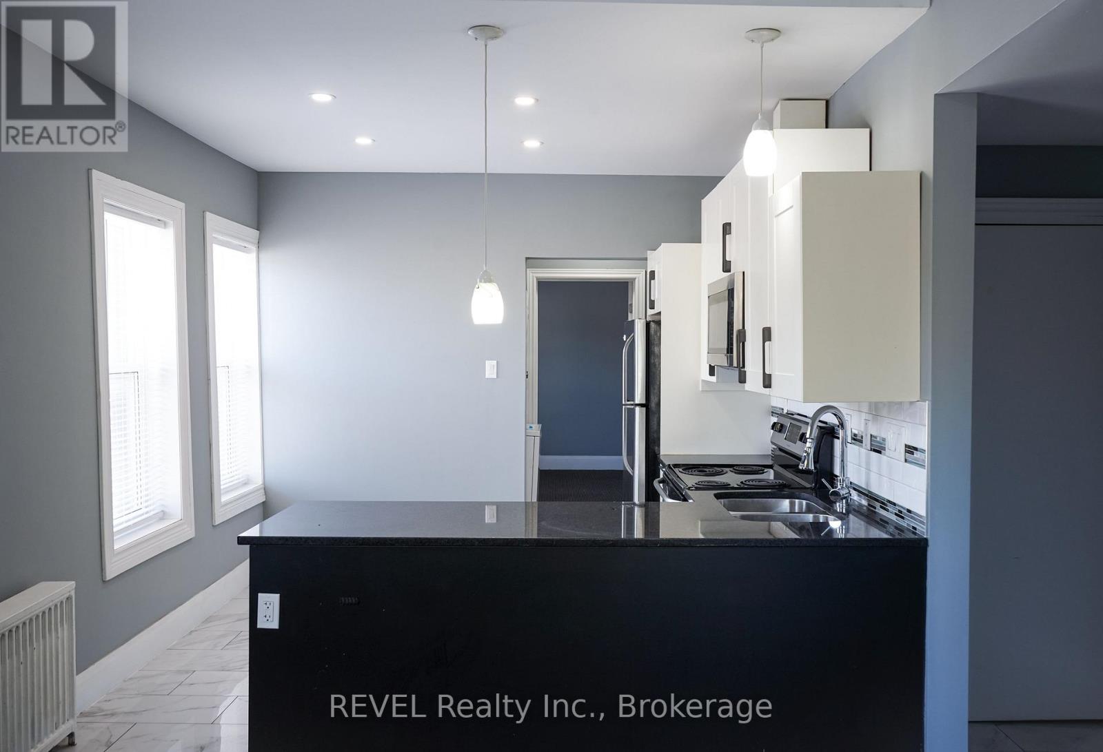 3 - 18 CLAIRMONT STREET, Thorold (Thorold Downtown)