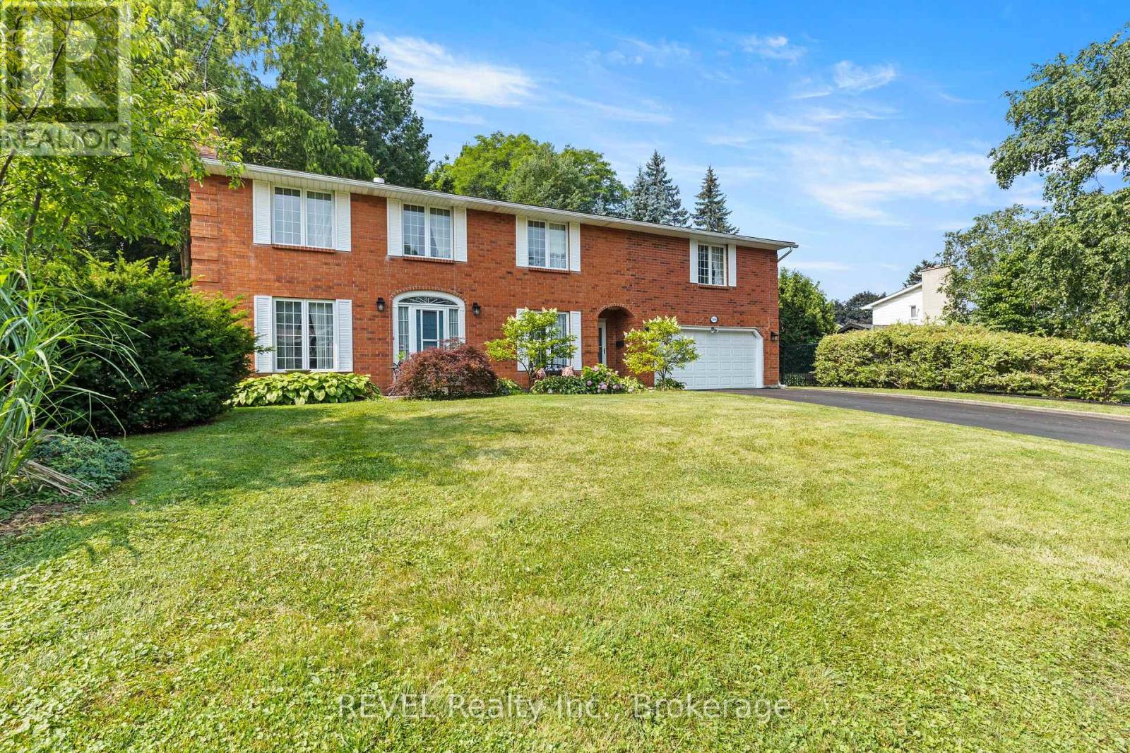 7190 Waterloo Drive, Niagara Falls (Casey), Ontario  L2J 1E2 - Photo 3 - X13583938