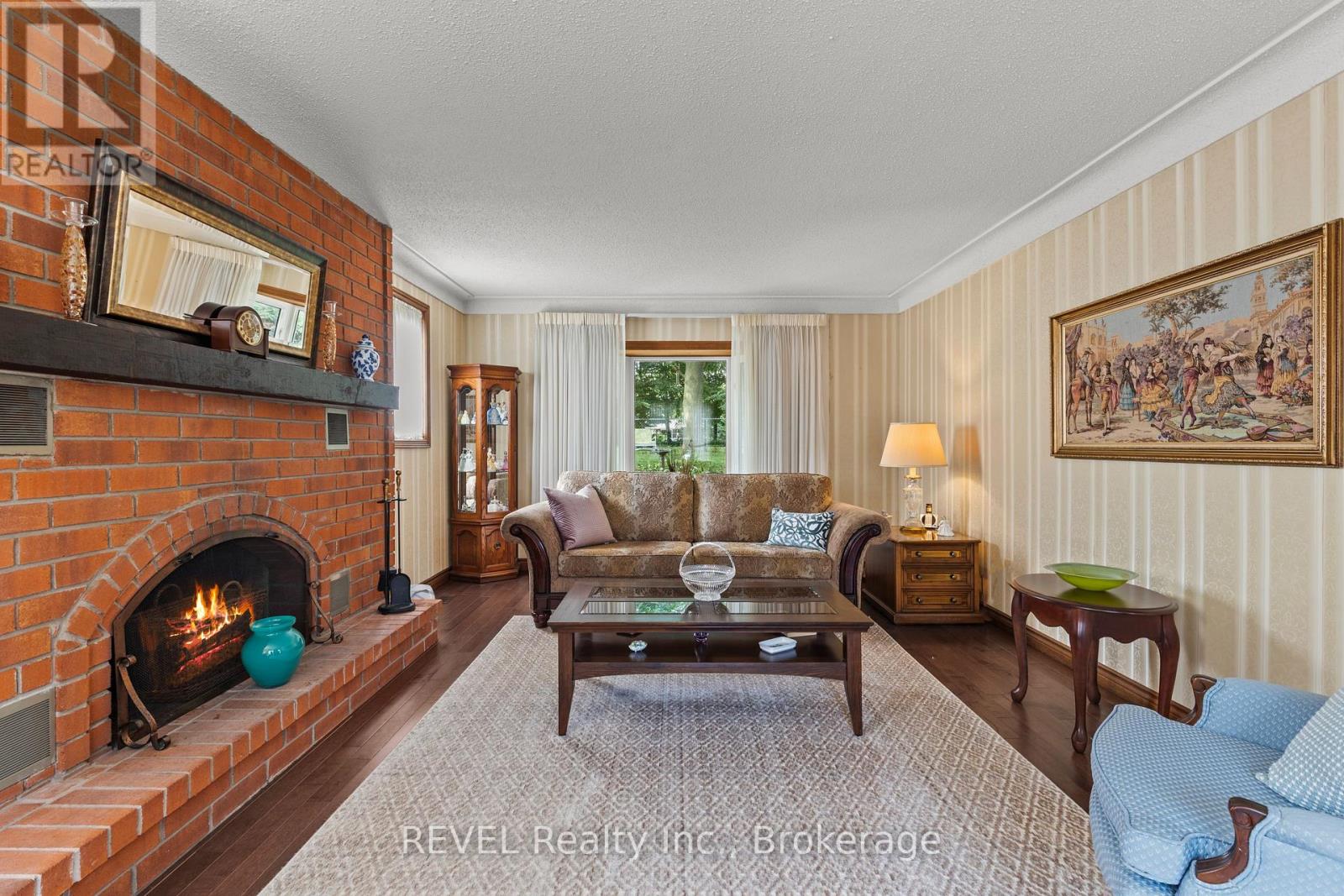 7190 Waterloo Drive, Niagara Falls (Casey), Ontario  L2J 1E2 - Photo 9 - X13583938