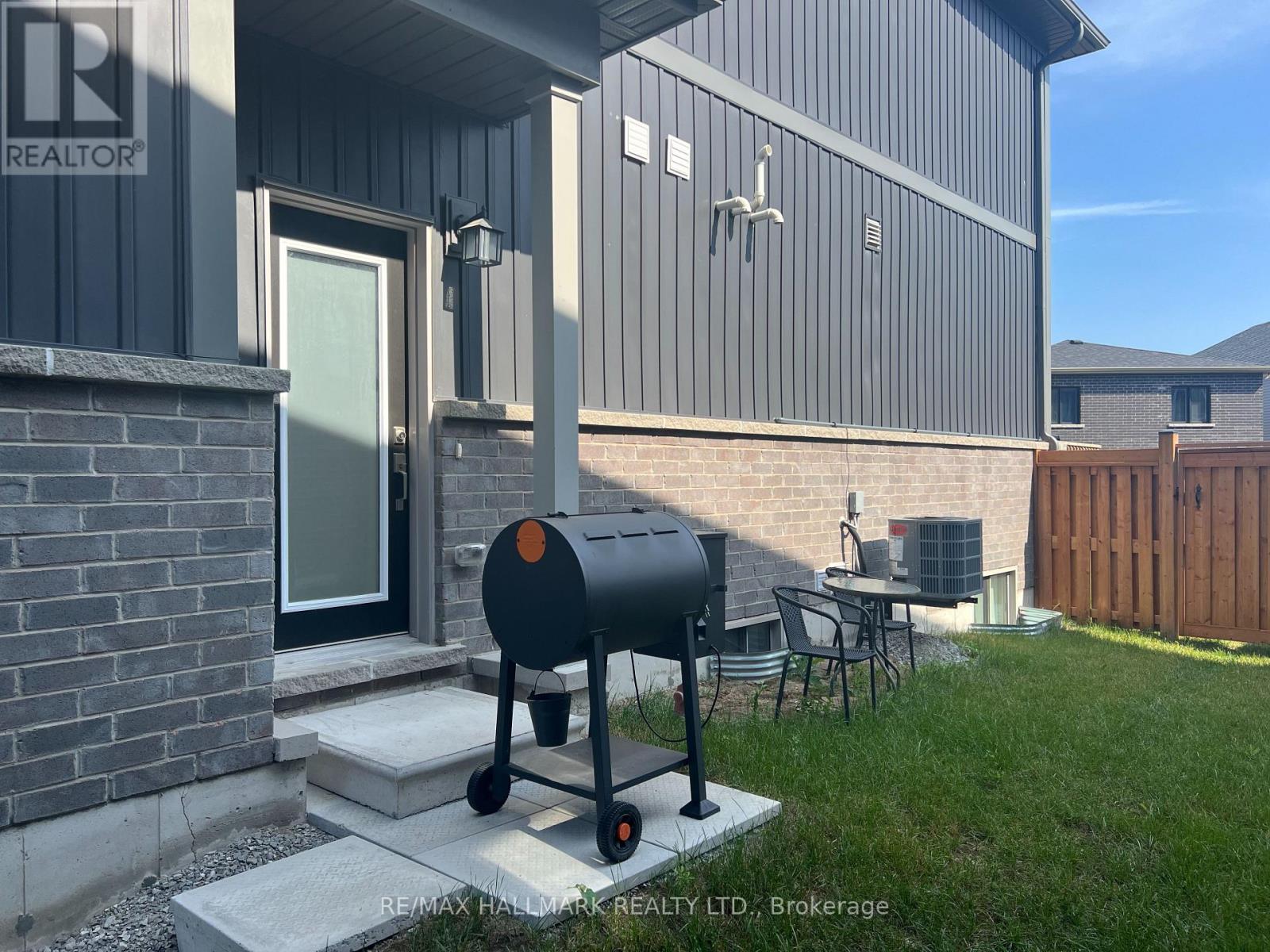 Lower - 30 Barnyard Trail, Barrie, Ontario  L9J 0V5 - Photo 14 - S13583952