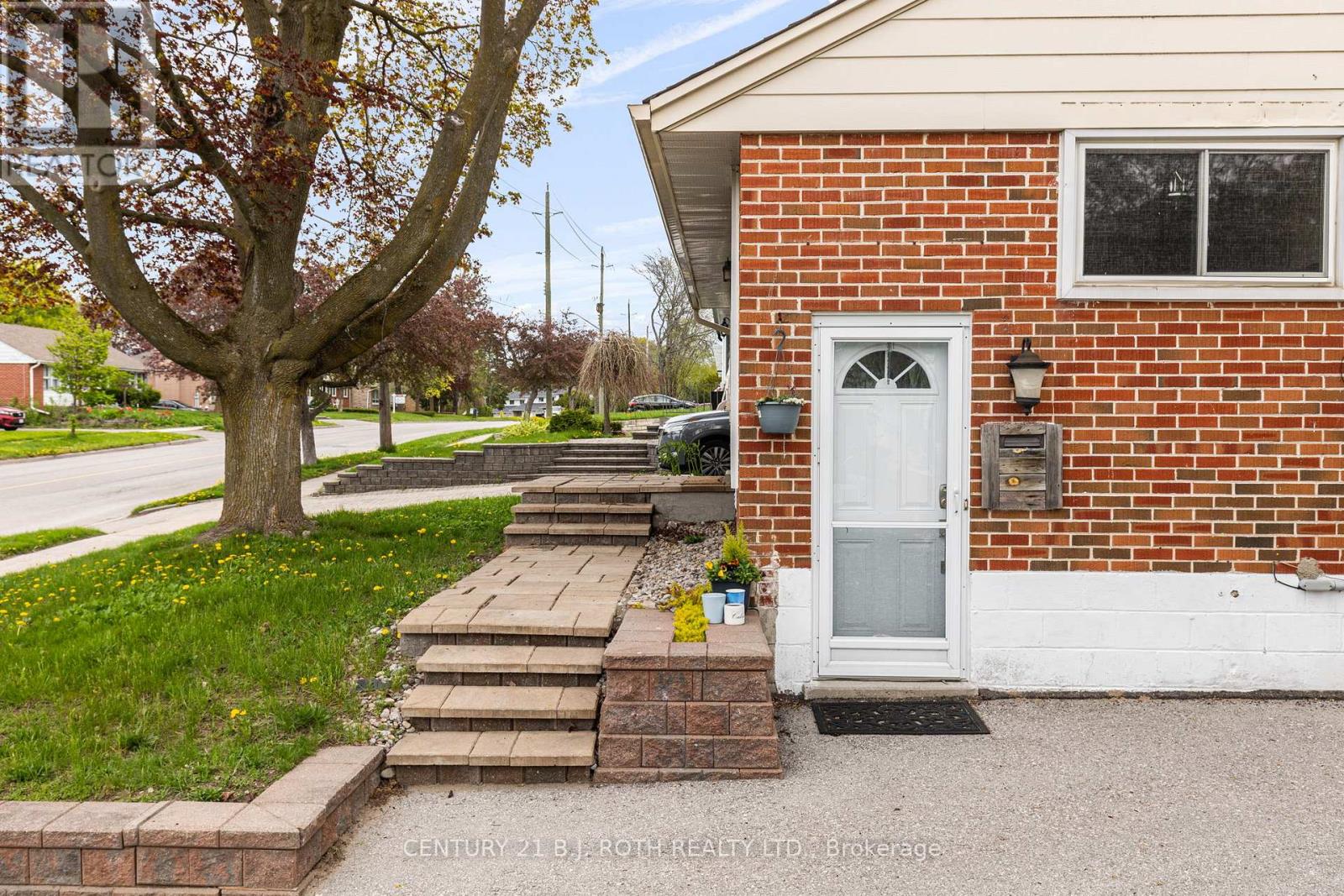 Lower Level - 243 Wellington Street E, Barrie, Ontario L4M 2E4 - Photo 3 - S13584010