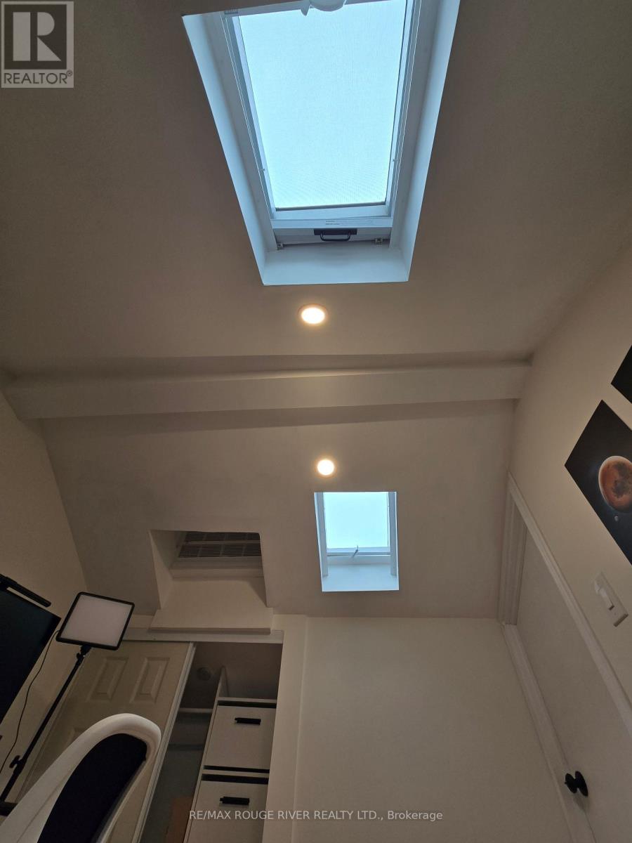 6 Lippincott St Street, Toronto, Ontario  M5T 2R5 - Photo 21 - C13579876