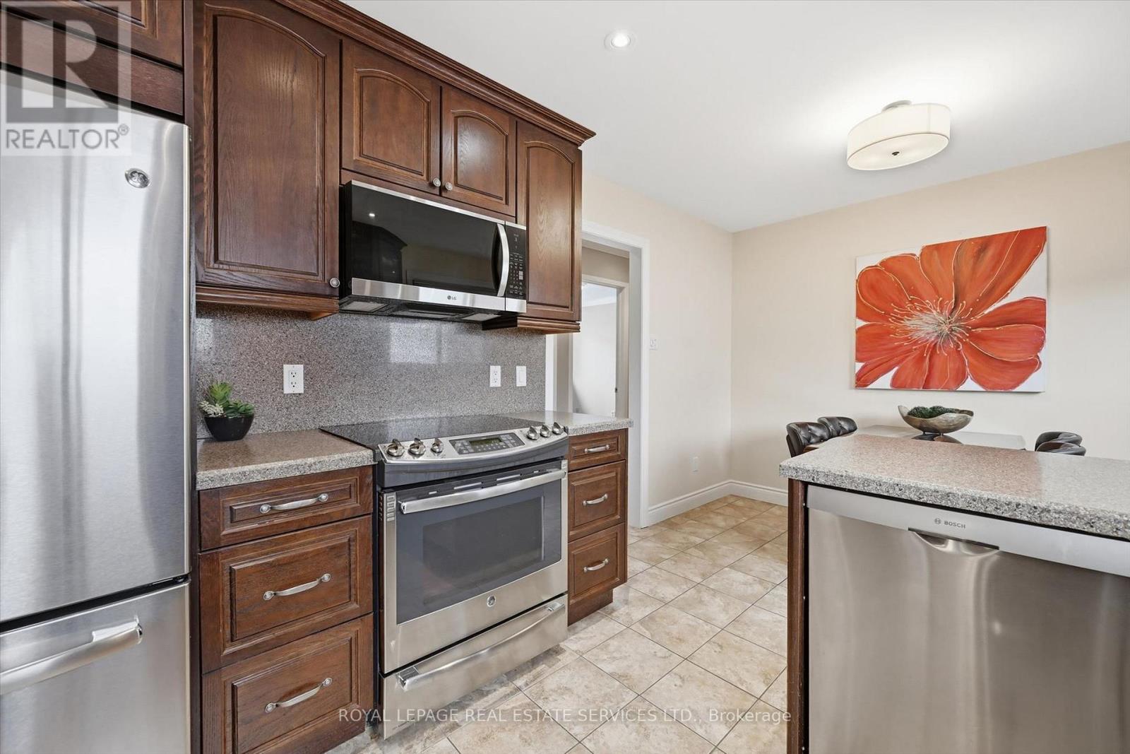 1210 Grand Boulevard, Oakville, Ontario  L6H 2X5 - Photo 16 - W13583860
