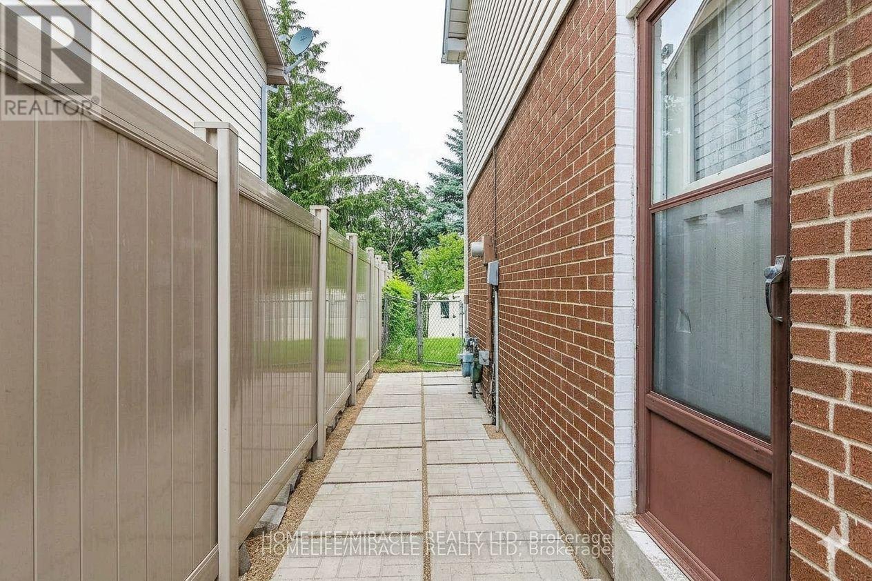 2335 Council Ring Road, Mississauga, Ontario  L5L 1B9 - Photo 4 - W13583884
