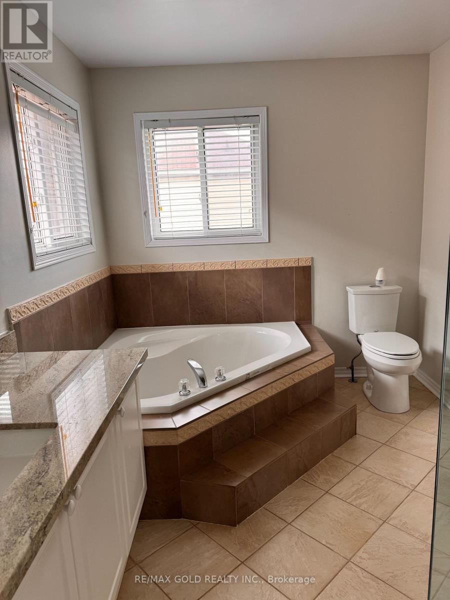 6 Nina Place, Brampton, Ontario  L7A 2E4 - Photo 12 - W13583958