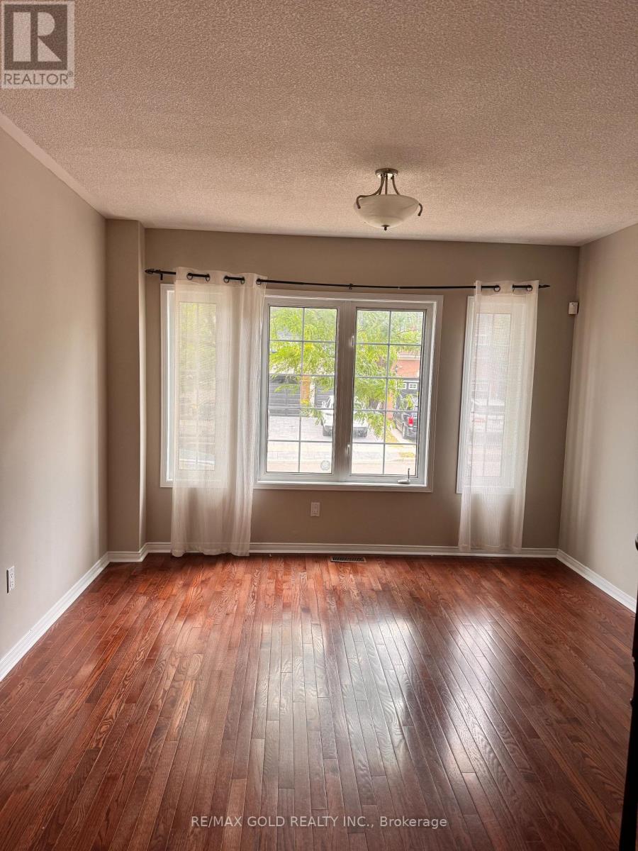 6 Nina Place, Brampton, Ontario  L7A 2E4 - Photo 3 - W13583958