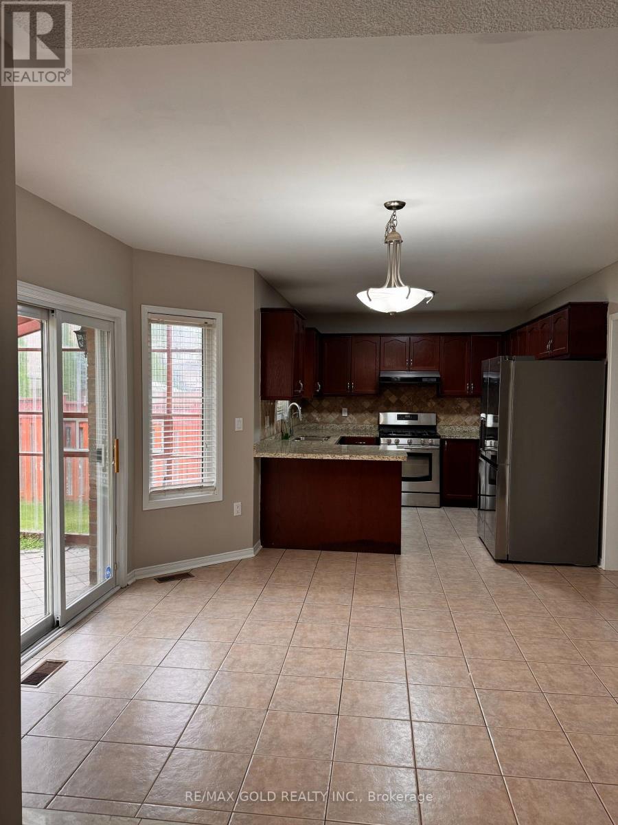 6 Nina Place, Brampton, Ontario  L7A 2E4 - Photo 6 - W13583958