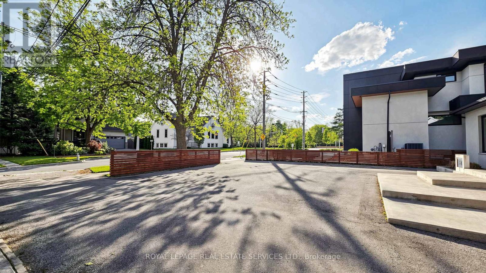 285 Bronte Road, Oakville, Ontario  L6L 3C5 - Photo 4 - W13583998