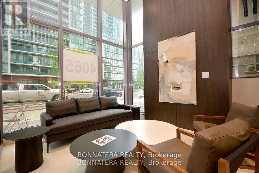 1608 - 4065 Confederation Parkway, Mississauga, Ontario  L5B 0L4 - Photo 2 - W13584052
