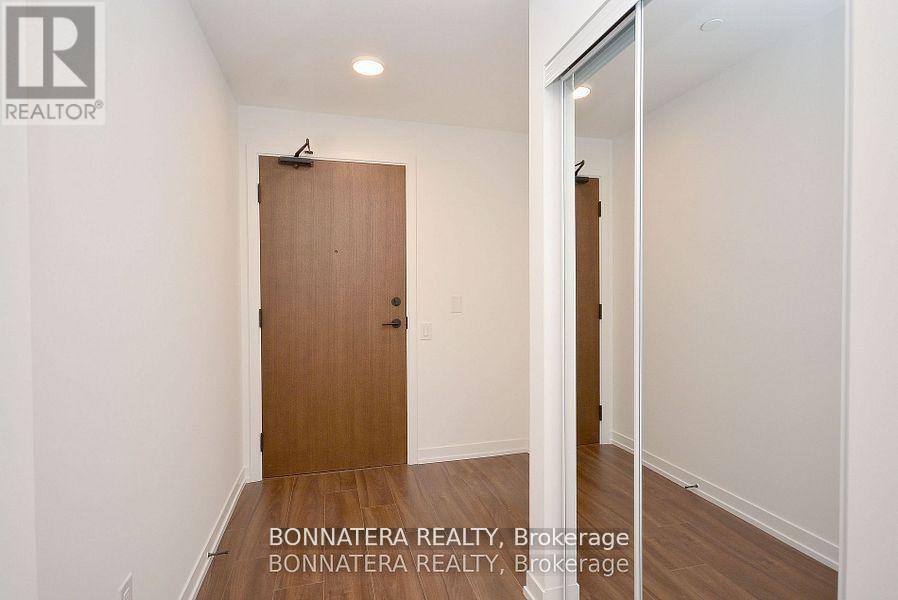 1608 - 4065 Confederation Parkway, Mississauga, Ontario  L5B 0L4 - Photo 4 - W13584052