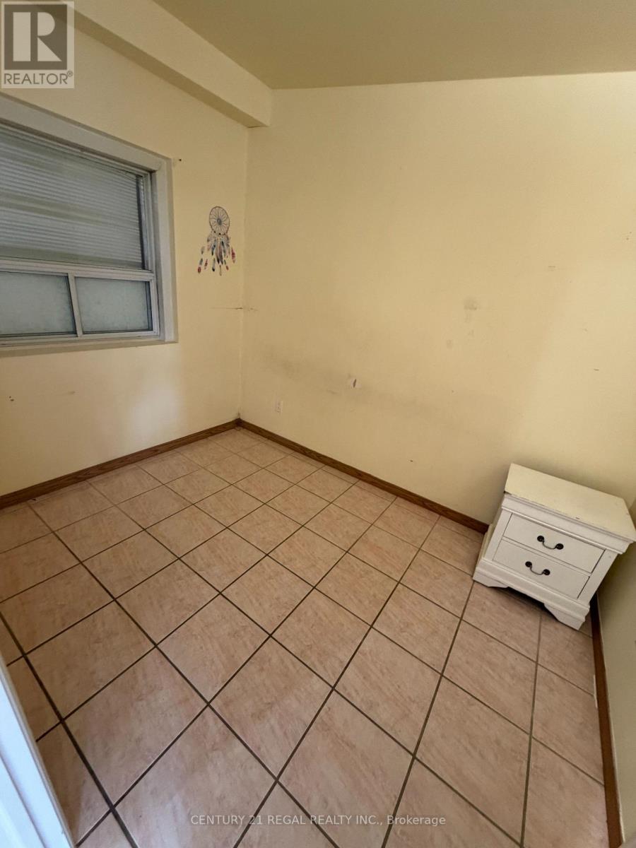690 Jane Street, Toronto, Ontario  M6N 4A8 - Photo 3 - W13584134