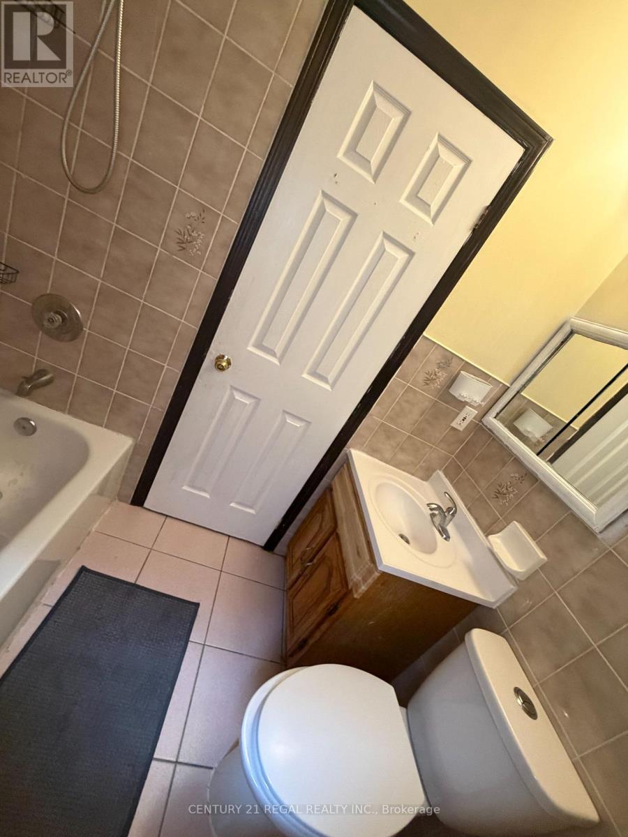 690 Jane Street, Toronto, Ontario  M6N 4A8 - Photo 6 - W13584134