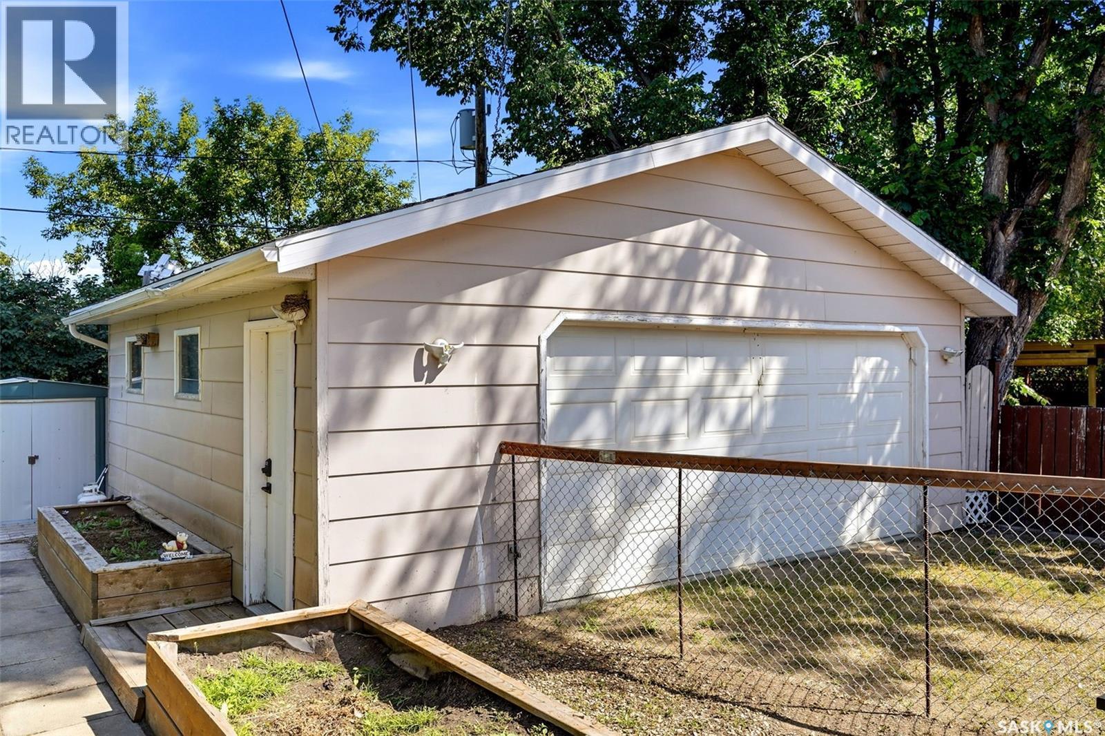 614 3rd Avenue, Pilot Butte, Saskatchewan  S0G 3Z0 - Photo 38 - SK043079