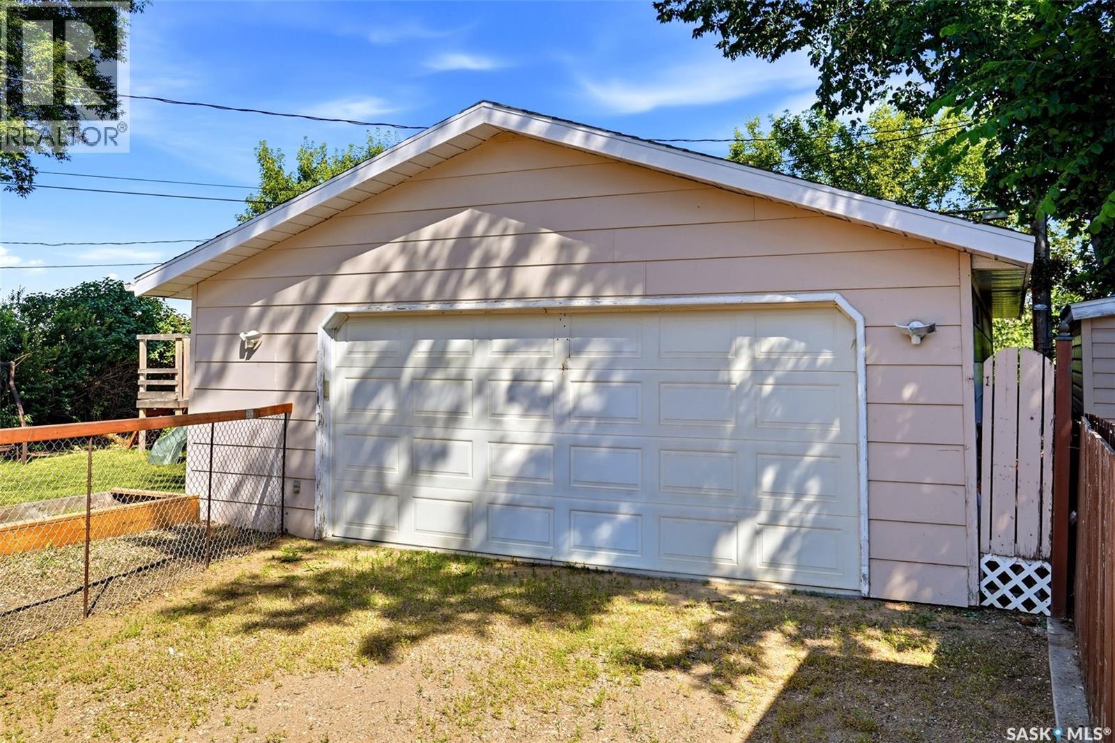 614 3rd Avenue, Pilot Butte, Saskatchewan  S0G 3Z0 - Photo 39 - SK043079