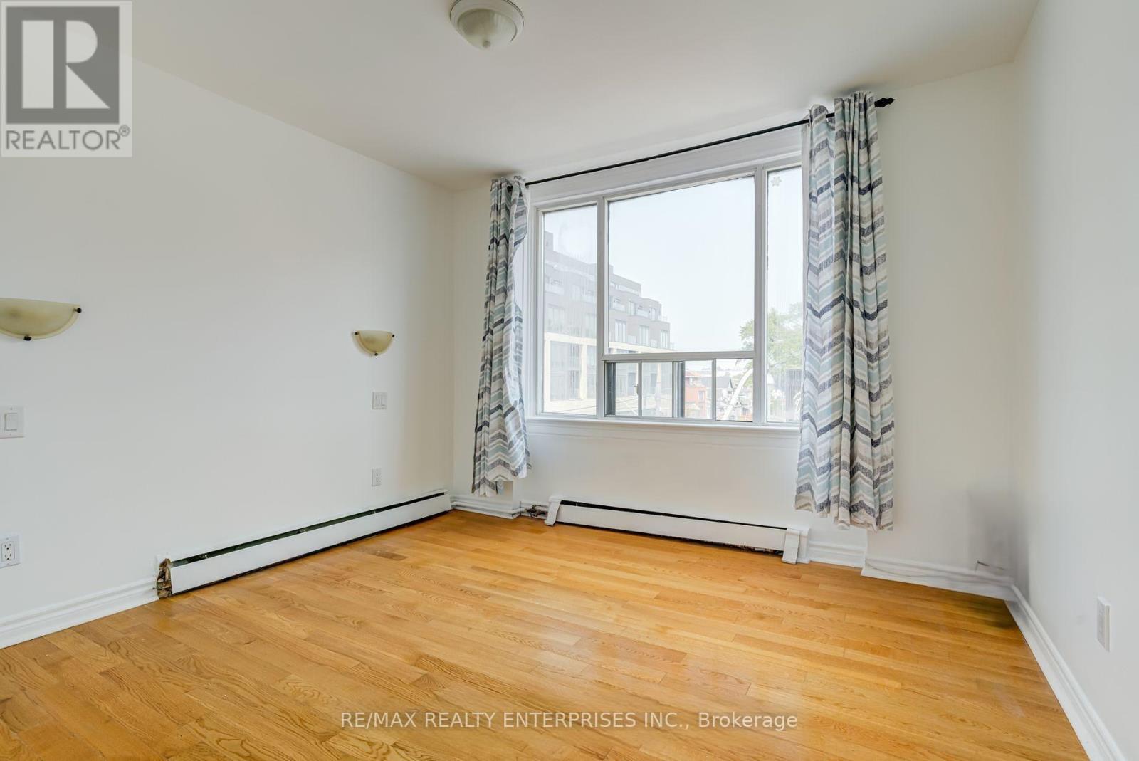 488 LOGAN AVENUE - Photo 9