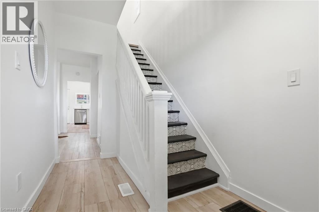 66 Mars Avenue, Hamilton, Ontario  L8L 3V9 - Photo 4 - 40838993