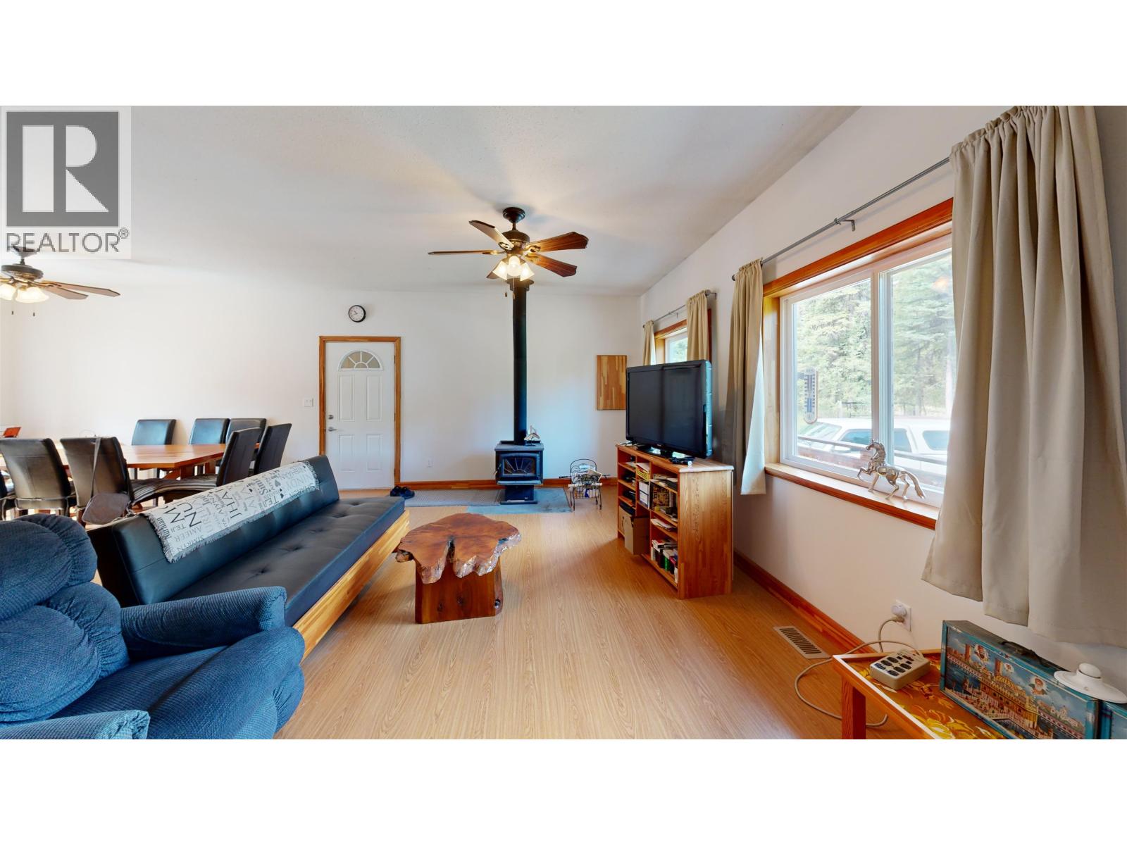 7636 King Road, 100 Mile House, British Columbia  V0K 1X3 - Photo 12 - R3147832