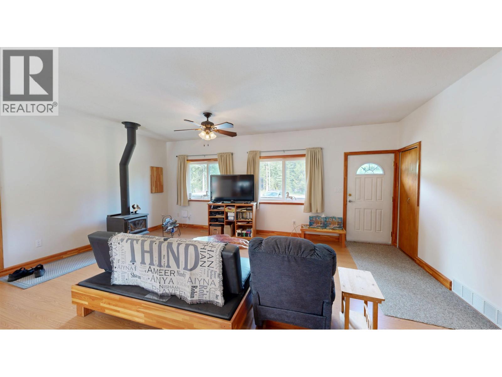 7636 King Road, 100 Mile House, British Columbia  V0K 1X3 - Photo 5 - R3147832
