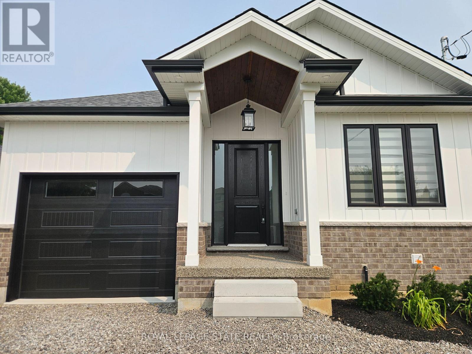 Main - 115 Chesley Street, Hamilton, Ontario  L9C 3V9 - Photo 2 - X13507030