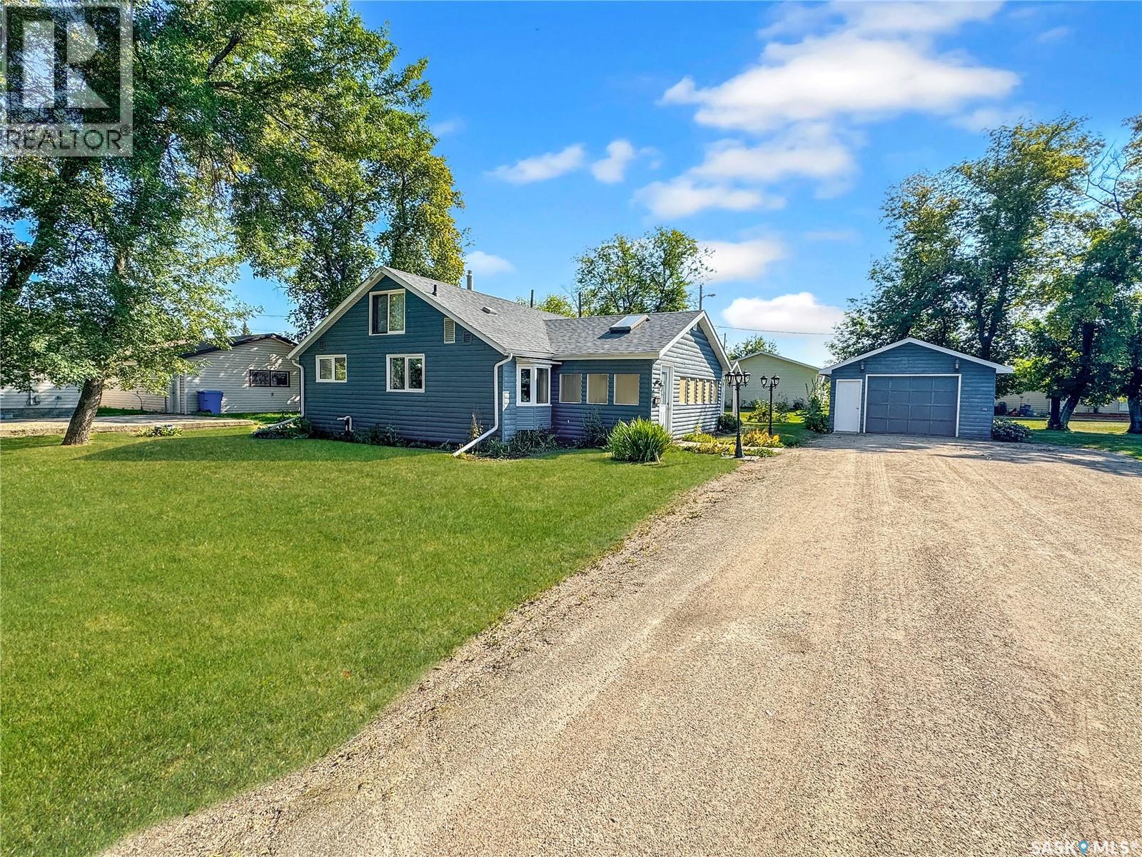 308 2nd Avenue S, Leask, Saskatchewan  S0J 1M0 - Photo 2 - SK016937