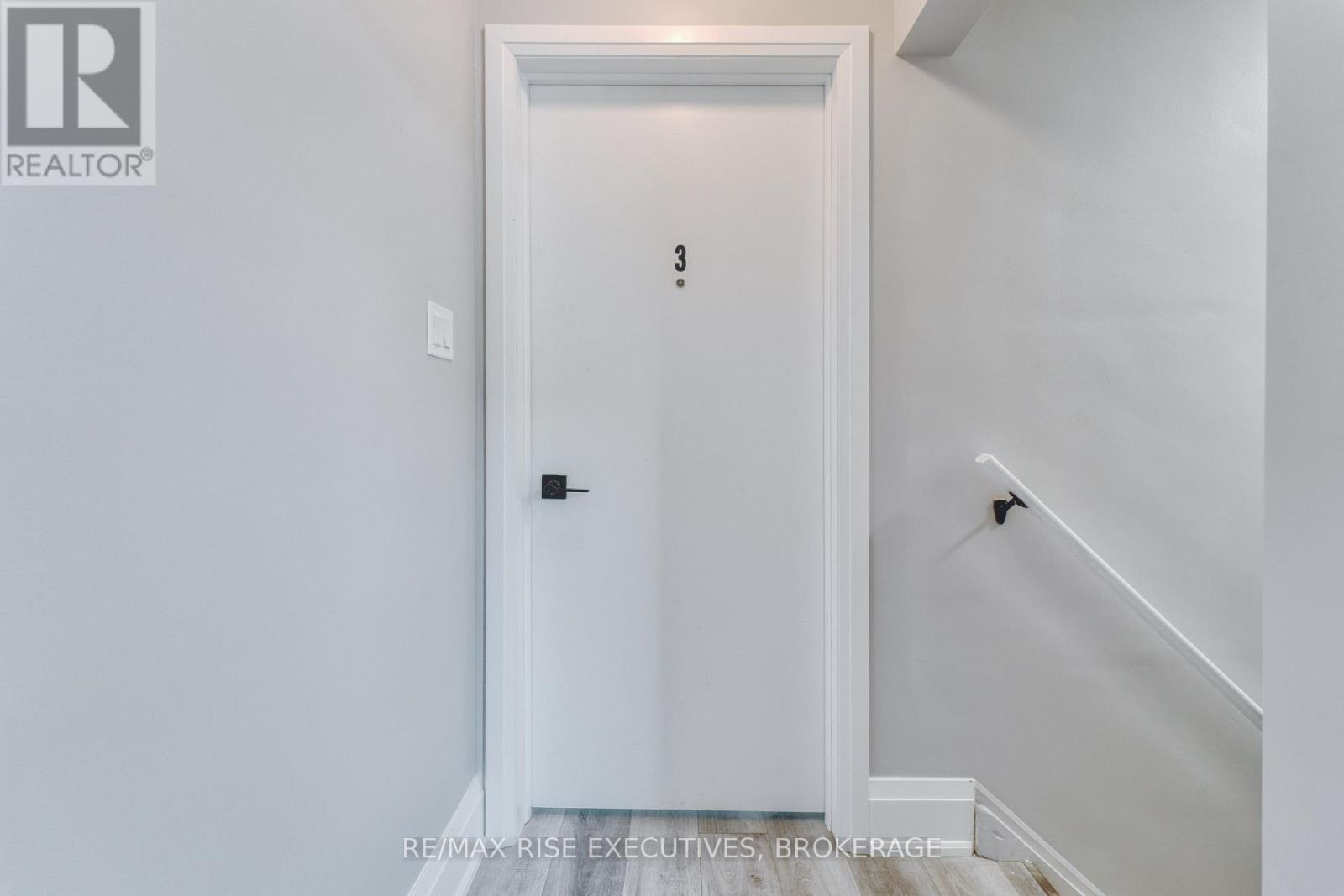 3 - 130 Carruthers Avenue, Kingston, Ontario K7L 1M7 - Photo 2 - X13584266
