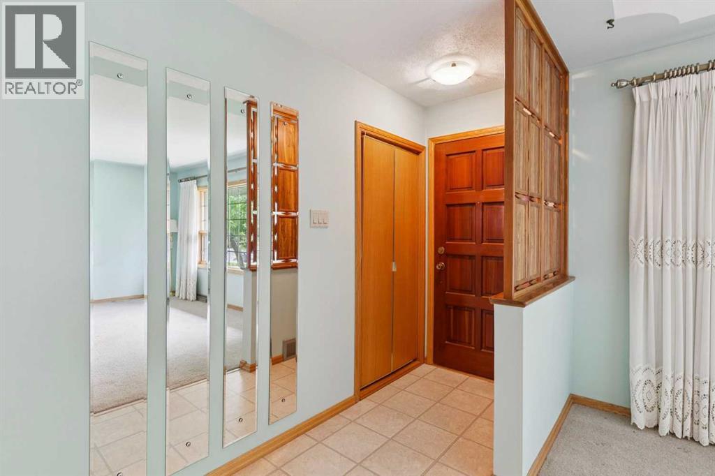 47 Montrose Crescent NE, Calgary, Alberta  T2E 5P3 - Photo 6 - A2327238