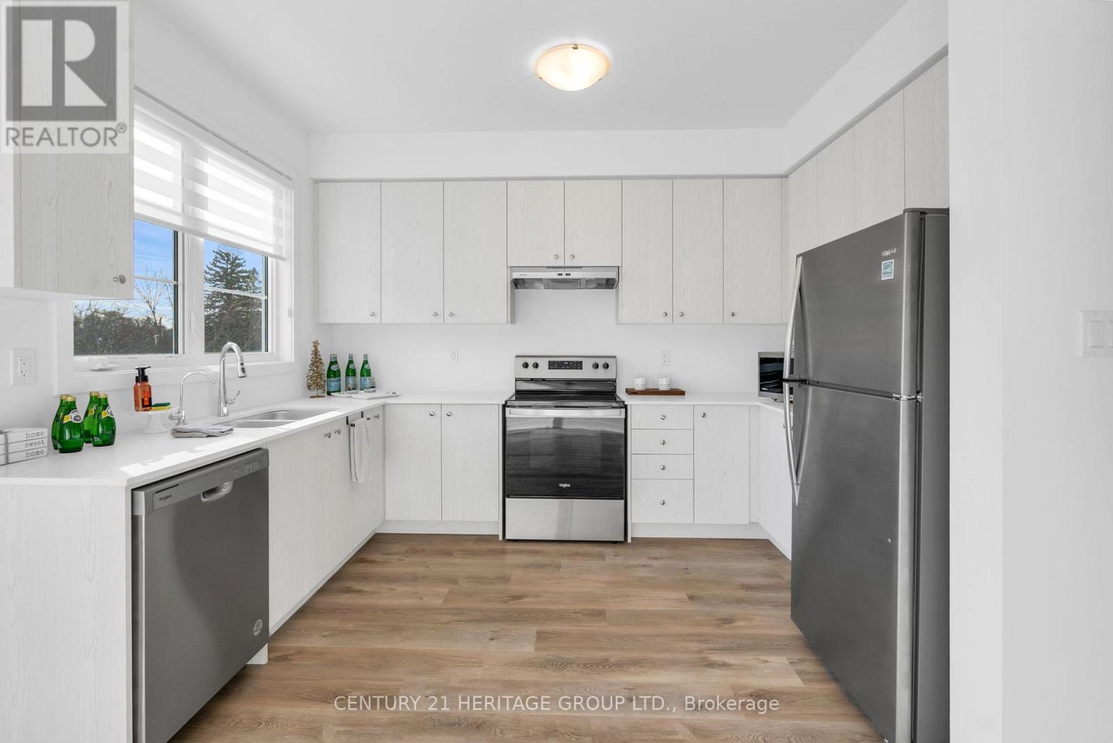 96 Lyall Stokes Circle, East Gwillimbury (Mt Albert), Ontario  L0G 1M0 - Photo 7 - N13584154