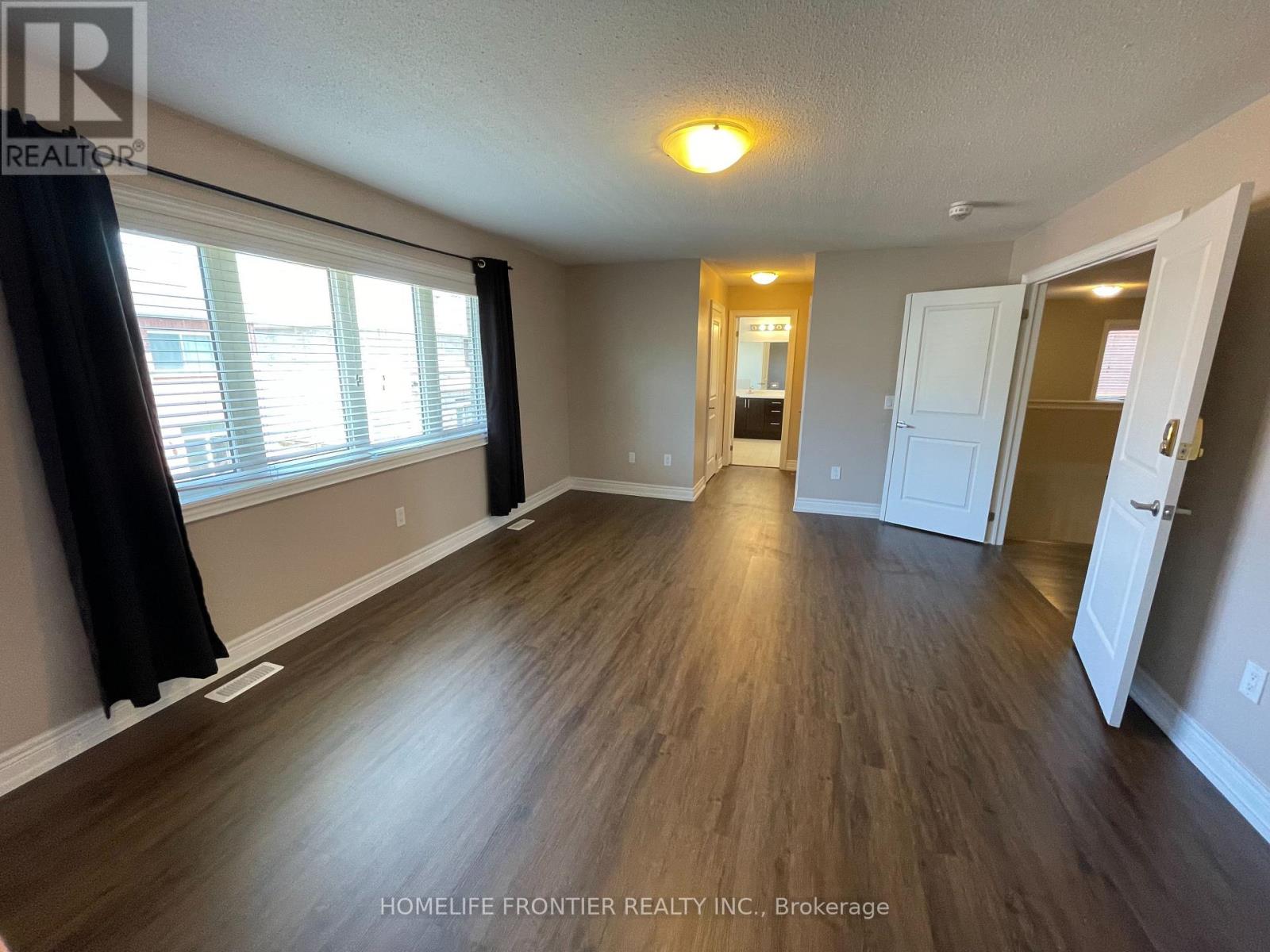 8 Jericho Avenue, Georgina, Ontario  L4P 0G9 - Photo 10 - N13584288
