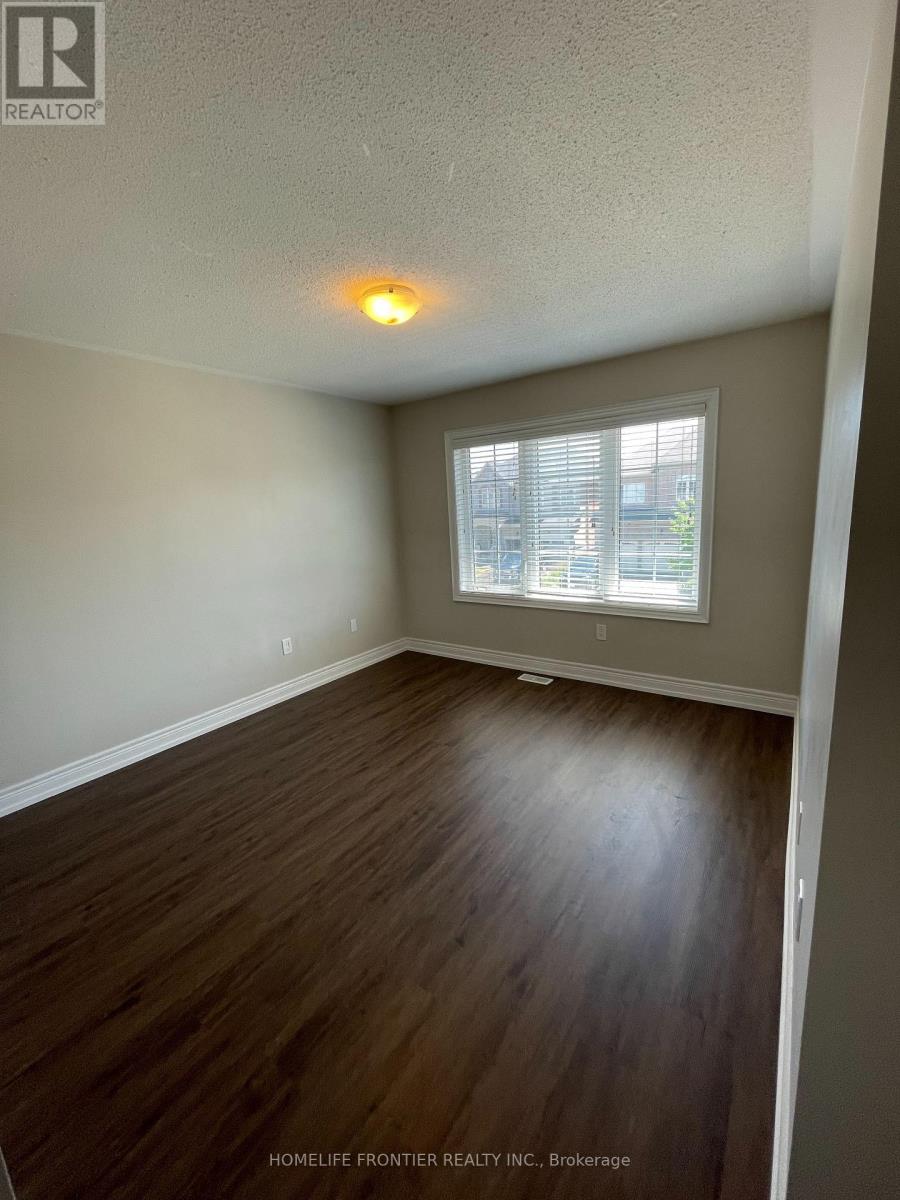 8 Jericho Avenue, Georgina, Ontario  L4P 0G9 - Photo 11 - N13584288