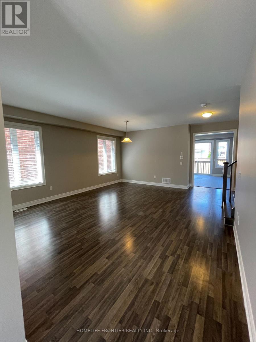 8 Jericho Avenue, Georgina, Ontario  L4P 0G9 - Photo 2 - N13584288