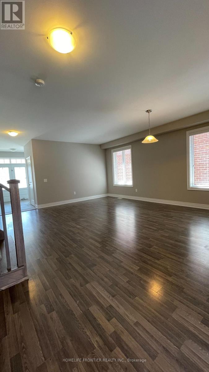 8 Jericho Avenue, Georgina, Ontario  L4P 0G9 - Photo 3 - N13584288