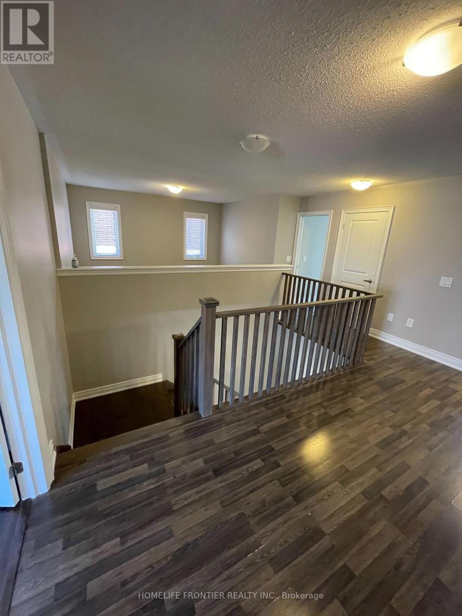 8 Jericho Avenue, Georgina, Ontario  L4P 0G9 - Photo 7 - N13584288